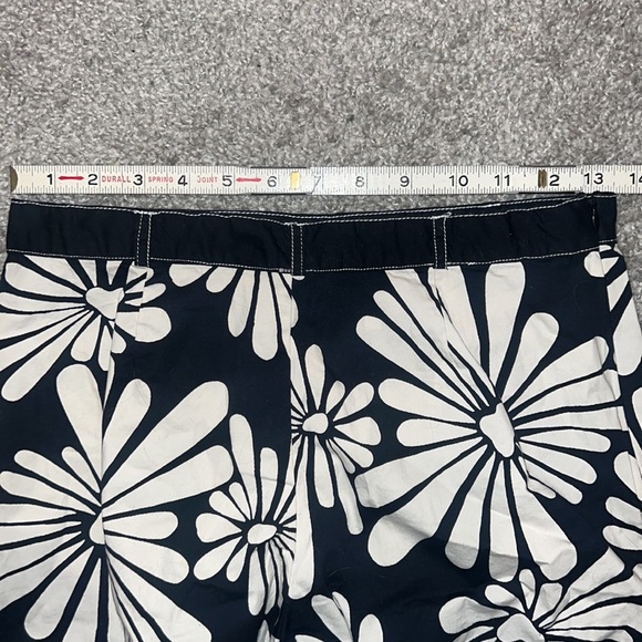 high waisted floral shorts - Picture 4 of 5